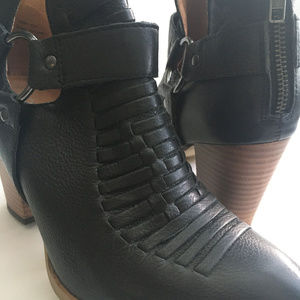 Seychelles Impossible Black Leather Booties